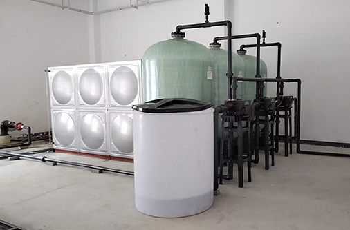 >黑龙江双鸭山宝清县某工程项目部20吨/时除铁锰+炭滤吸附+软化水设备